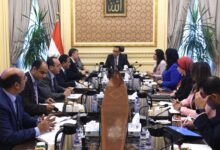 صورة رئيس الوزراء يؤكد على توفير كافة السبل لدعم  قطاع السياحة  باعتباره  ركيزة أساسية  للاقتصاد المصري