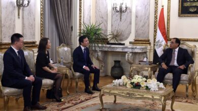 صورة رئيس الوزراء يلتقي وفد شركة “أبو OPPO” الصينية لاستعراض خطط الشركة للاستثمار في مصر خلال المرحلة المقبلة