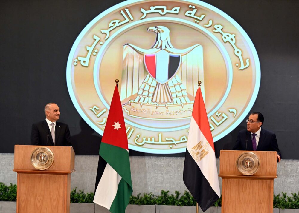رئيسا وزراء مصر والأردن يوقعان محضر اجتماعات الدورة الـ ٣٢ للجنة العليا المصرية الأردنية المُشتركة