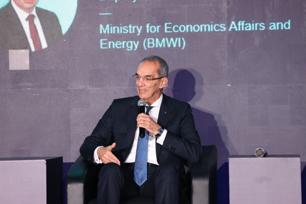 وزير الاتصالات : نستهدف الوصول إلى 40 ألف برج محمول في مصر