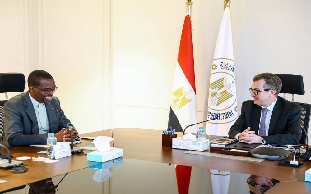 مصر تبحث مع “البنك الإفريقي للتنمية” تعزيز التعاون لدفع مجالات التنمية الاقتصادية