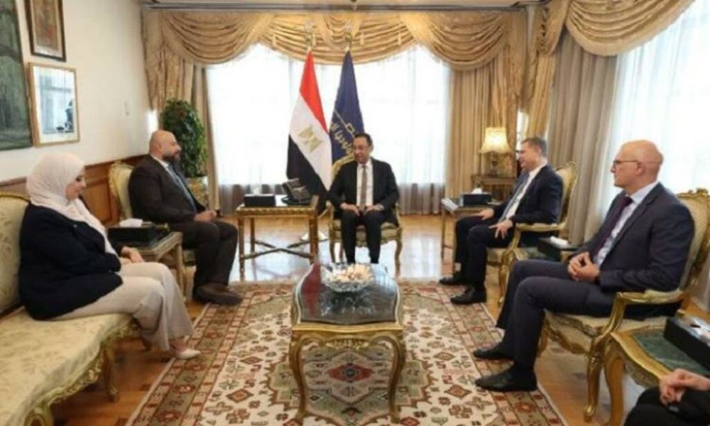 وزير الاتصالات يبحث مع شركة “كونسنتركس” زيادة استثمارتها بخدمات التعهيد فى مصر